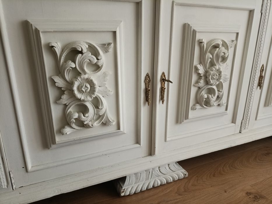 Móvel de apoio em mogno