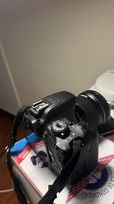 Camera EOS 700D