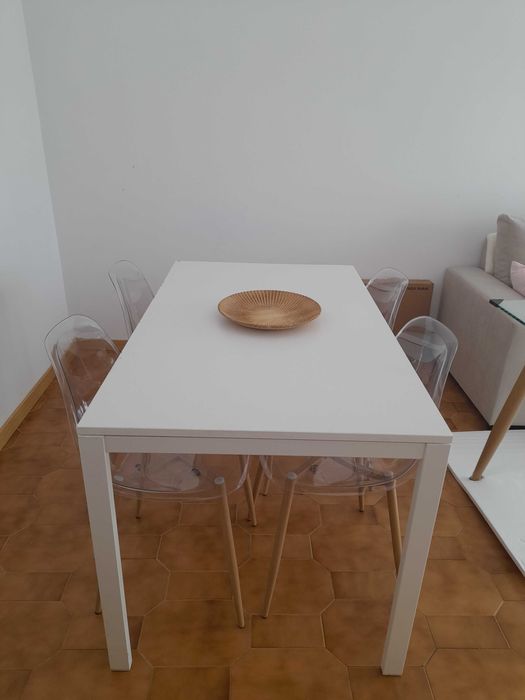 Mesa IKEA MELLTORP – Bom Estado | Ideal para 4 pessoas