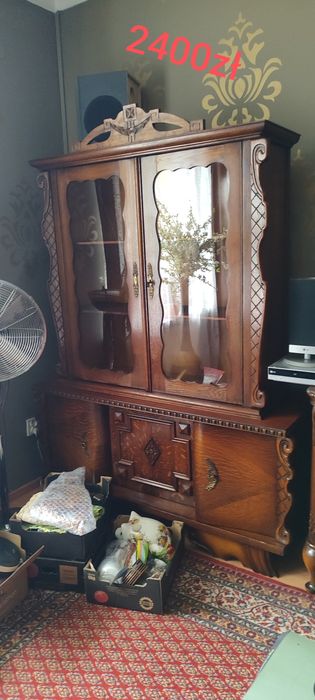 Kredens antyk piękny