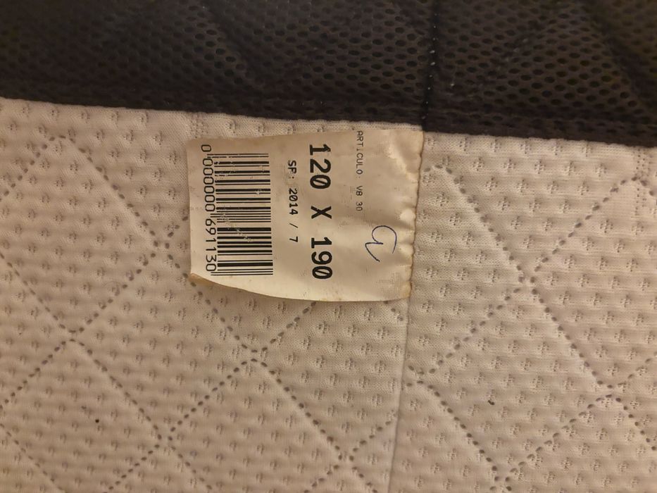 Cama de casal com colchão de qualidade