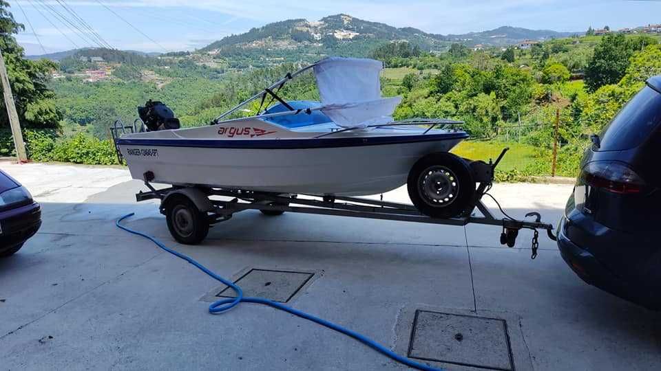 Barco / embarcação de 5 lugares - 40cv