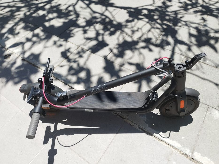 Trotinete NAVEE V25