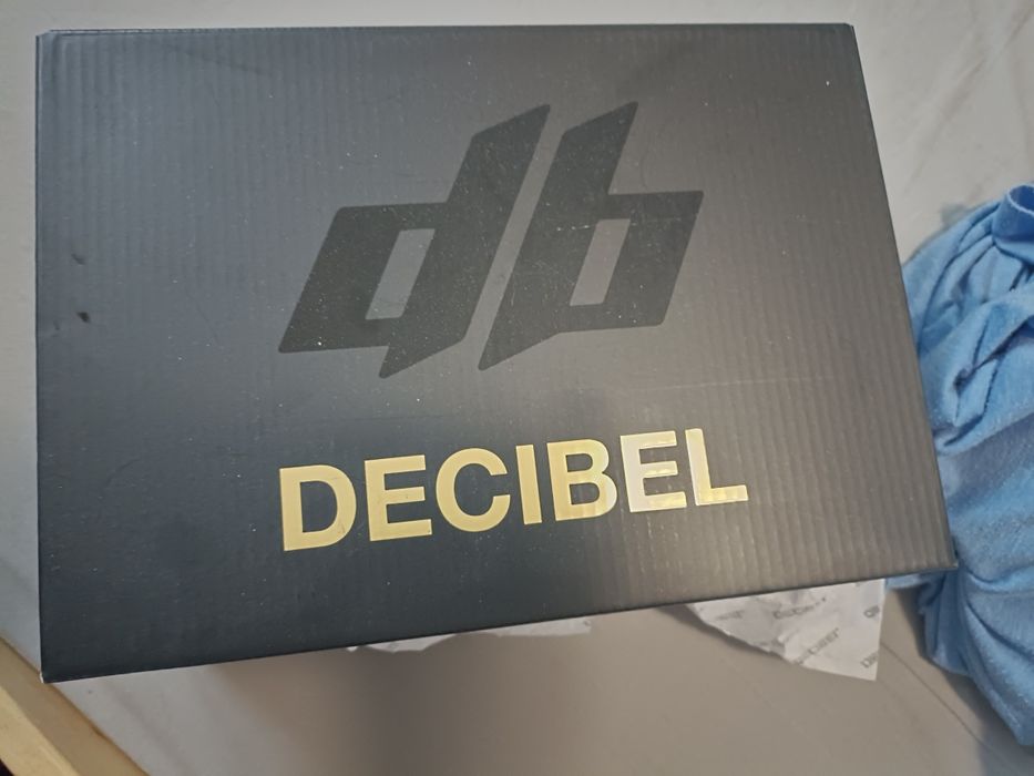 Buty sportowe Decibel r.  40