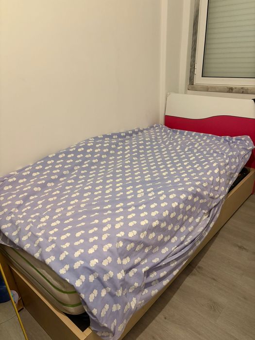 Cama elevatória+ colchão de solteiro IKEA – Excelente estado