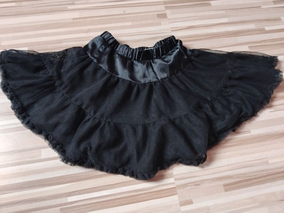 Czarna elegancka spodnica dla dziewczynki