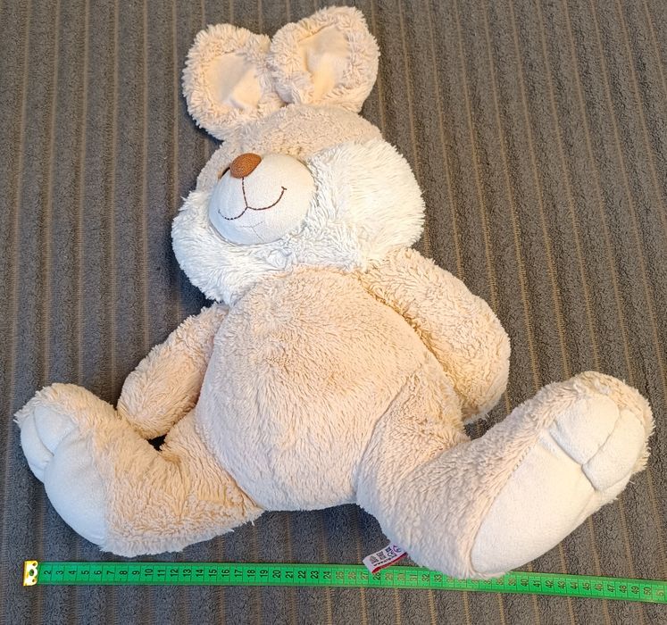 М'які іграшки: "Зайчиха", "Сонечко"