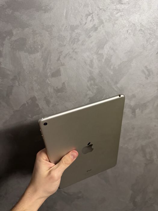 Чудовий iPad Air 2  64 гб  Гарний Стан Планшет