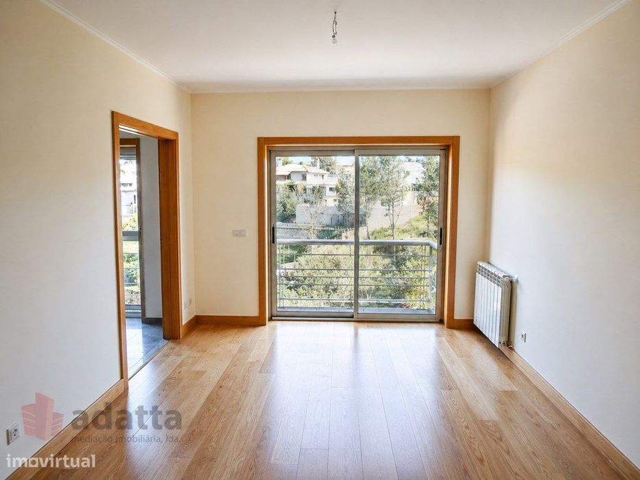 Apartamento T1 renovado com elevador em Coimbra, perto de tudo.