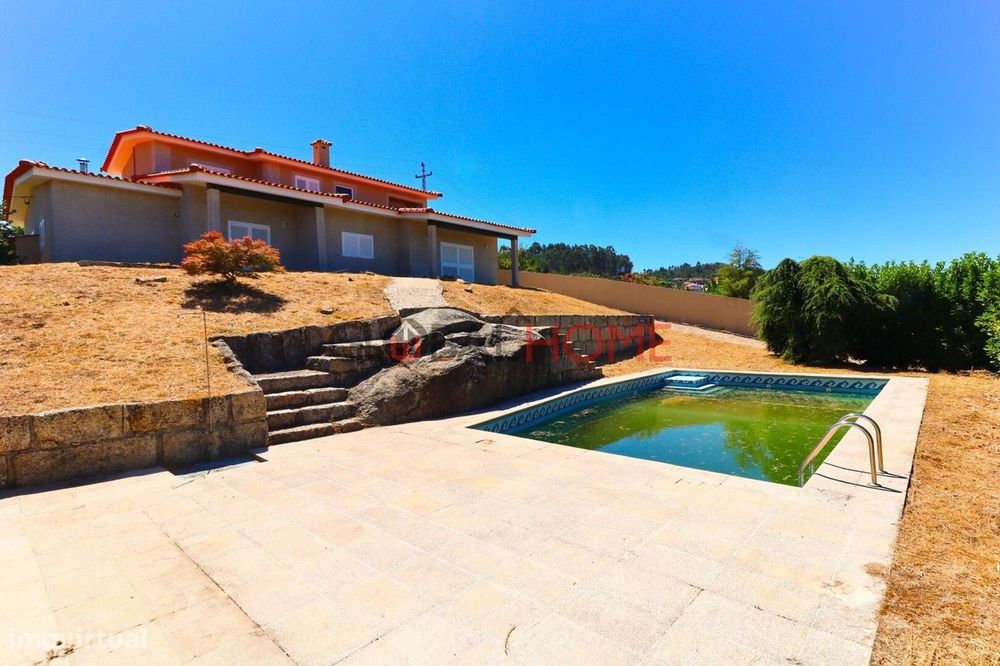 Moradia T5 com piscina em Amarante