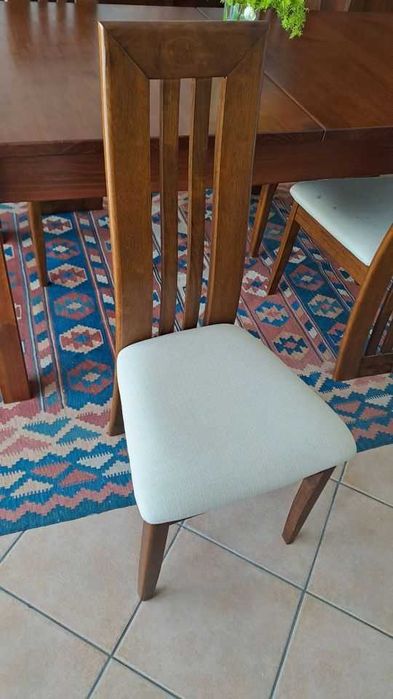 Mesa de sala e 4 cadeiras