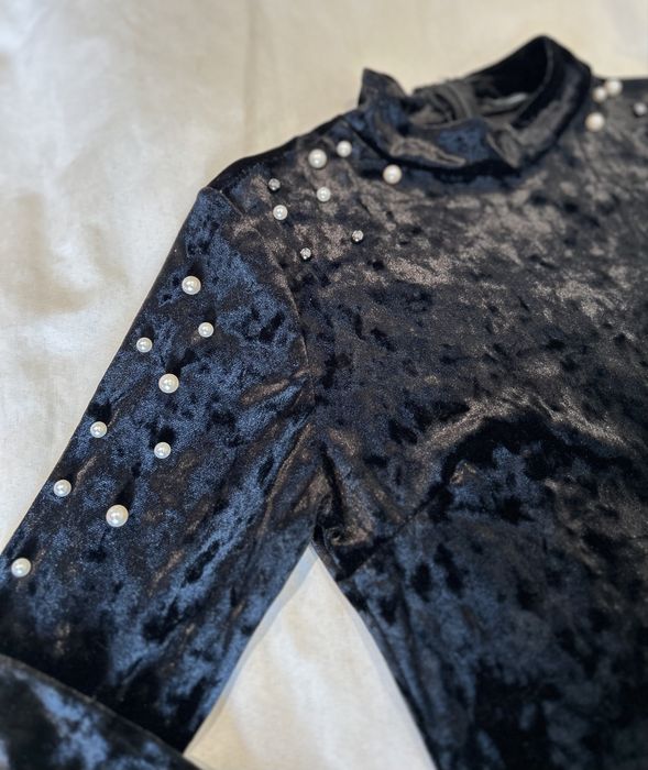 Vestido veludo com pérolas