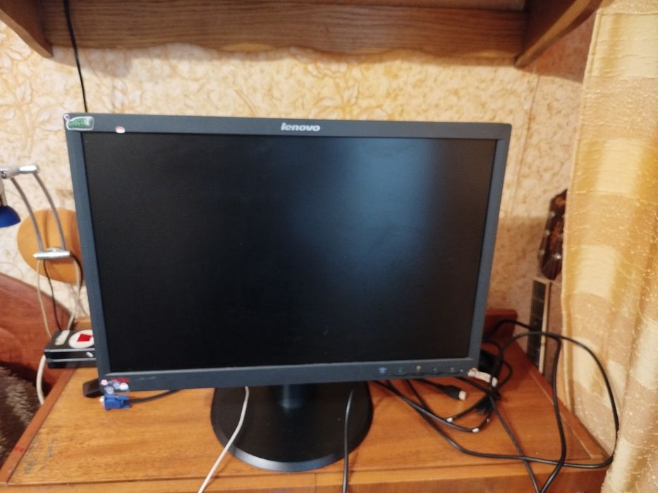 Монитор бу 22" 1680*1050 TN Lenov