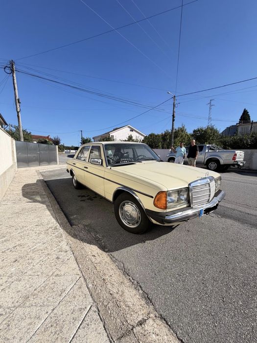 Mercedes-Benz 220D Limousine