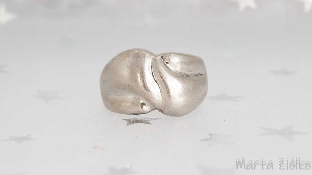 Srebrny pierścionek