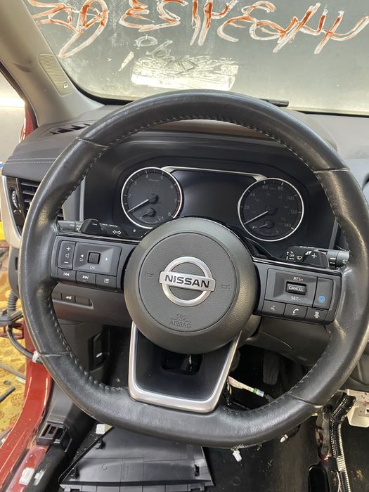 Салон , електроніка, музика Nissan Rogue t33 2021,