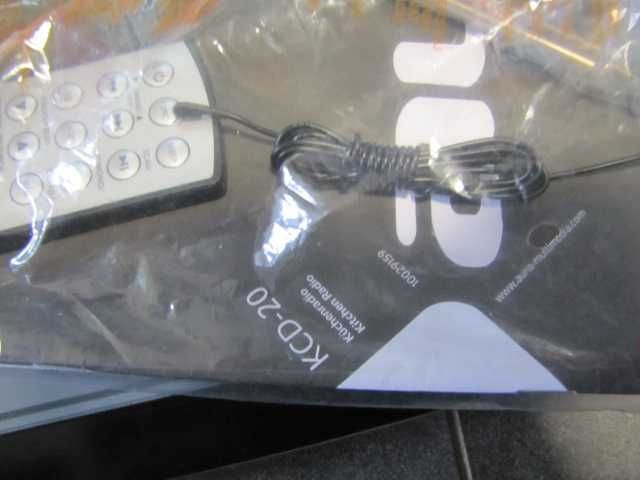 KCD 20 radio kuchenne z CD do zabudowy USB, MP3 srebrne AUNA pilot