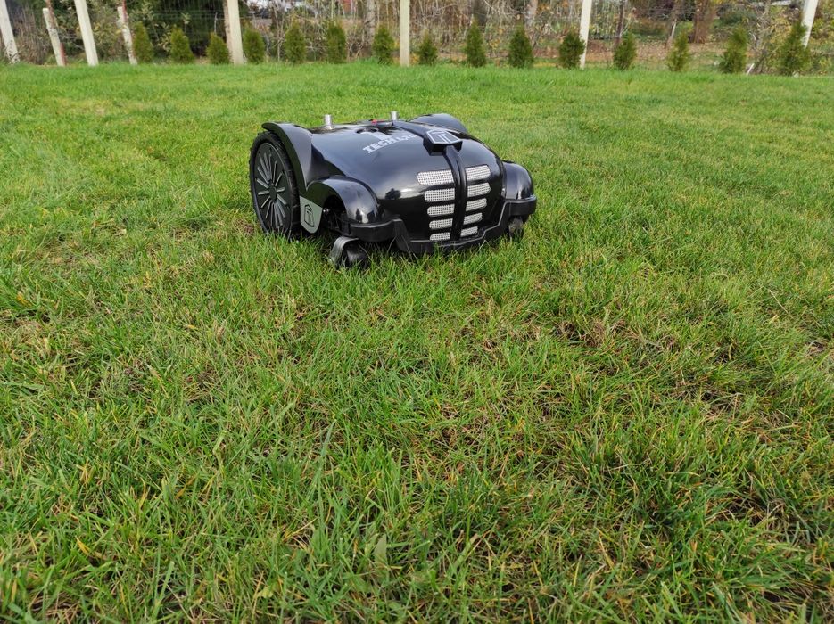 Kosiarka automatyczna Ambrogio ProLINE L250i do 3200m2 robot koszący