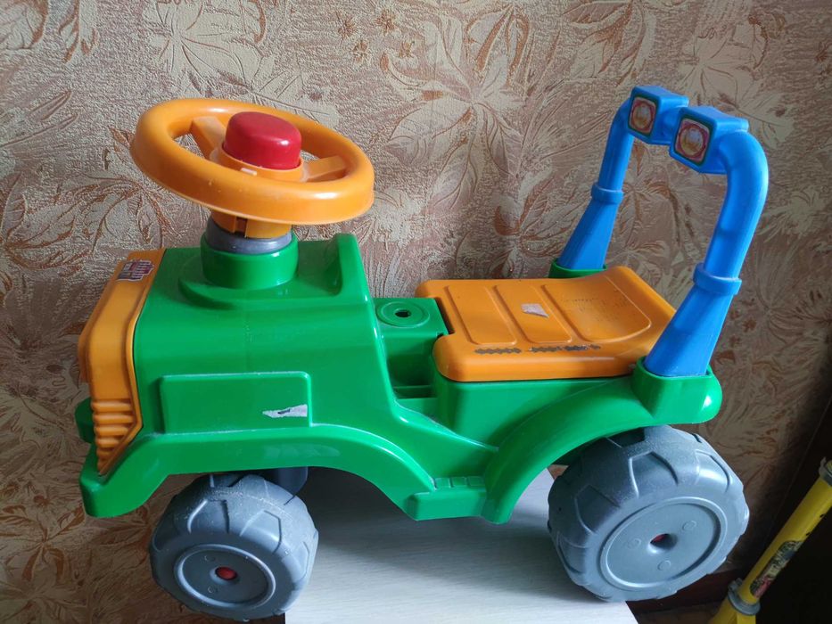 Толокар трактор для дитини