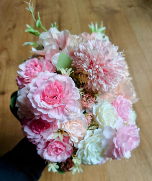 Duży bukiet sztucznych kwiatów Ikea