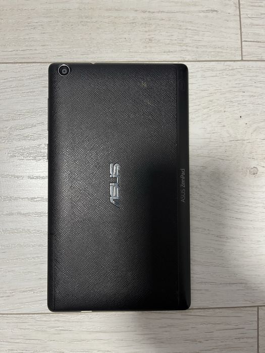 Планшет Asus ZenPad працює