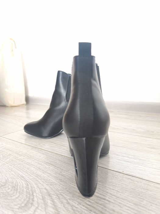 Чобітки жіночі італія