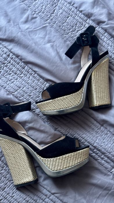 Босоножки на танкетке 36 р 23 см