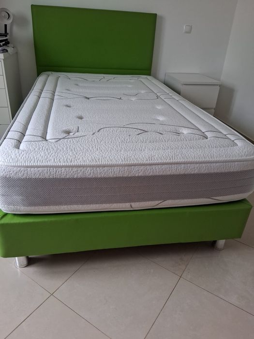 Cama completa – Cabeceira + Sommier + Colchão (Semi-novo)