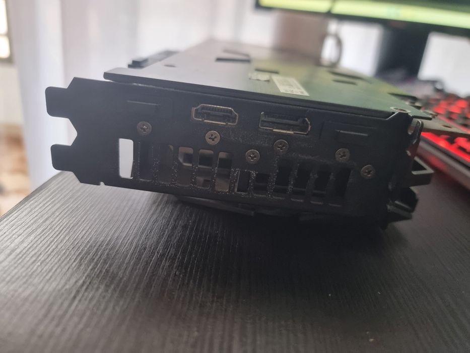 ASUS ROG STRIX RX 5700XT GAMING OC 8GB