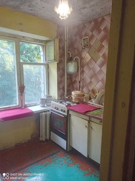 Продам 2-кімнатну квартиру в м. Лозова