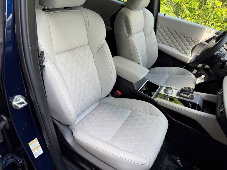 Mitsubishi Outlander PHEV SEL      2023