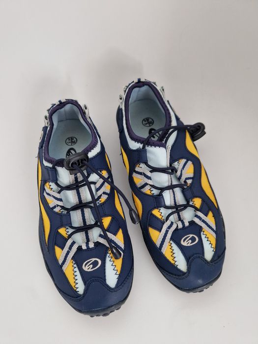 Sapatos ténis de água