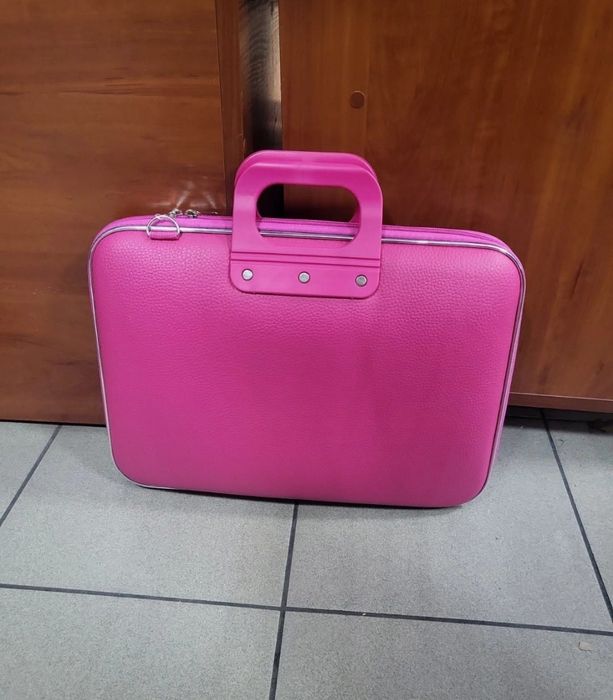 Aktówka różowa na laptop 15,6 cali wymiary 40×29 cm