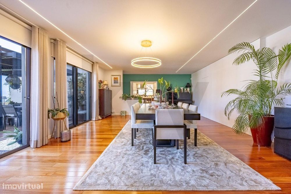 Moradia T5 com Piscina, Jardim e Garagem | São Martinho