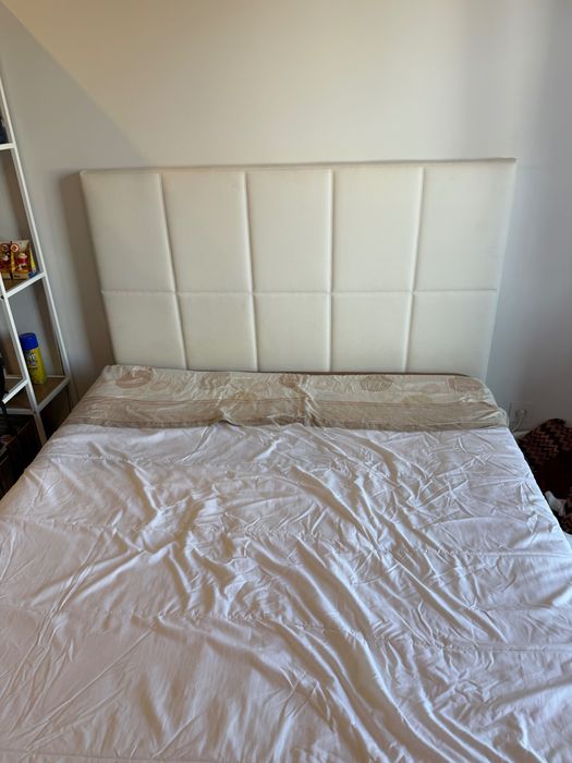 Cama de Casal Elevatória com Arrumação e Cabeceira