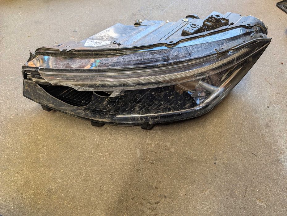 vw passat b9 iq led  lampa lewa przód europa