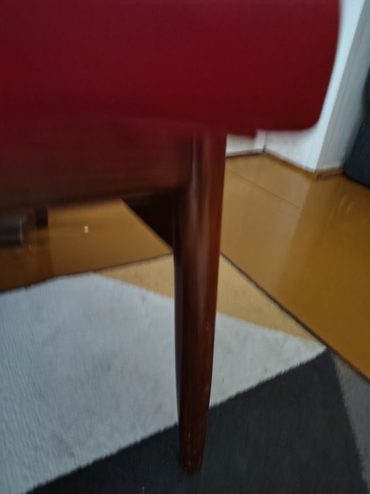 Krzesła w stylu PRL
