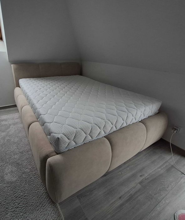 Łozko tapicerowane 140x200