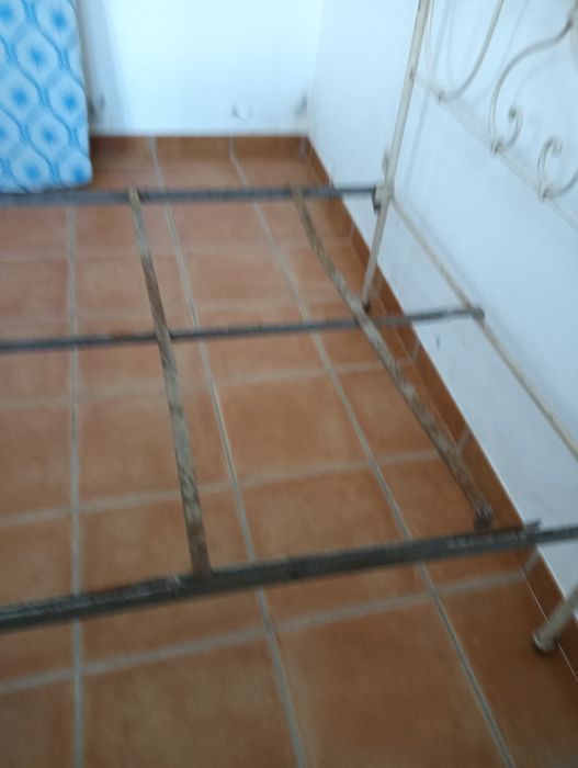 Antiga cama em ferro