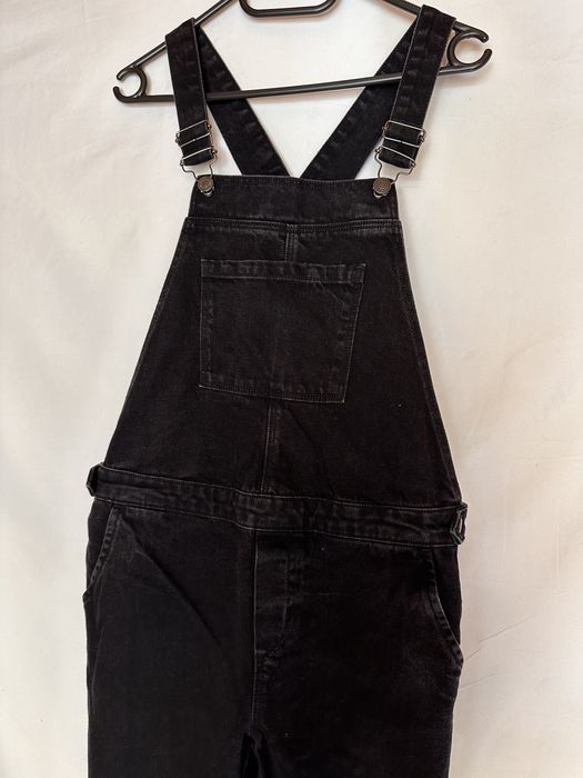 Джинсовий комбінезон чорного кольору, стан чудовий