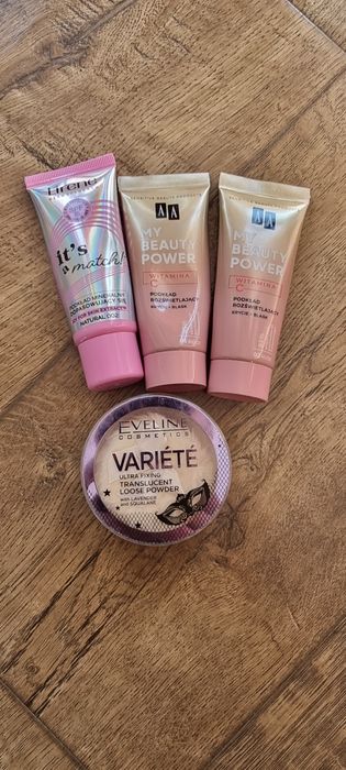 Podkłady oraz puder sypki transparentny