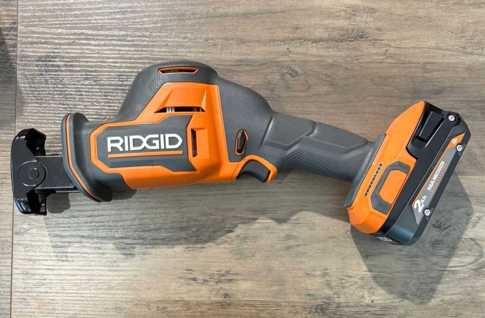 RIDGID/AEG R8648K Piła Szablasta Lisica 18V Brushless Jednoręczna Akumulator 2.0Ah