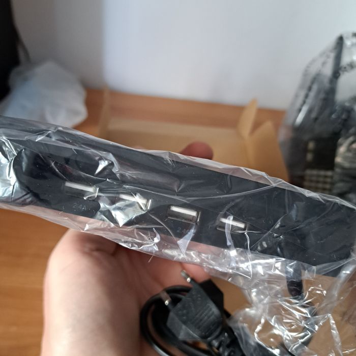 4-portowa stacja ładująca USB