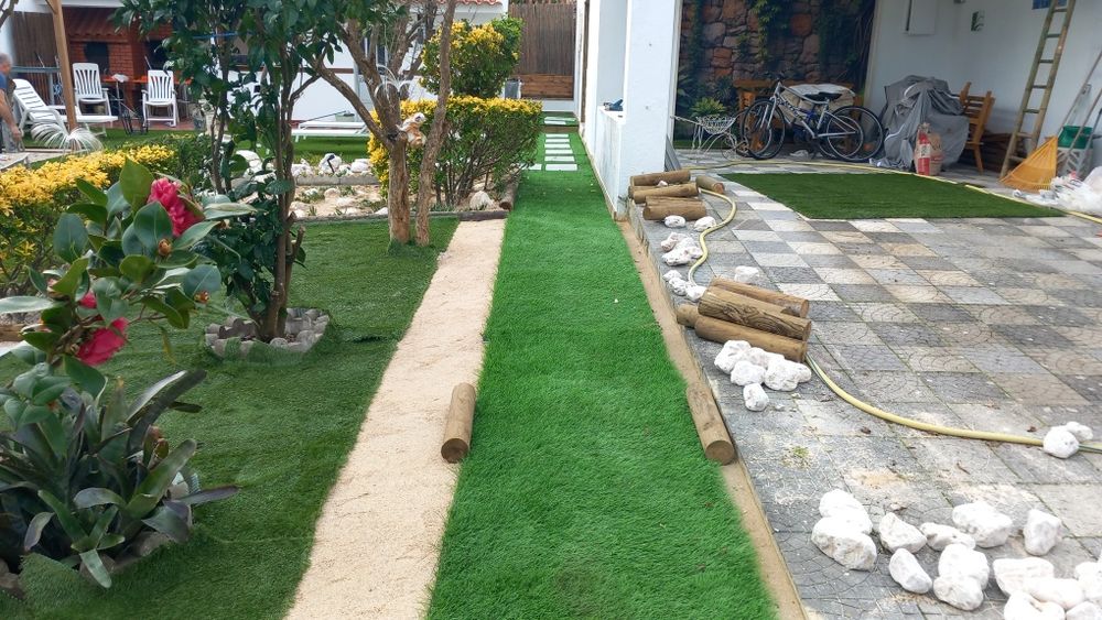 Quartos muito acolhedor situado numa zona tranquila com parque infanti