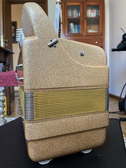 Acordeão Beltuna 60 bx com registos