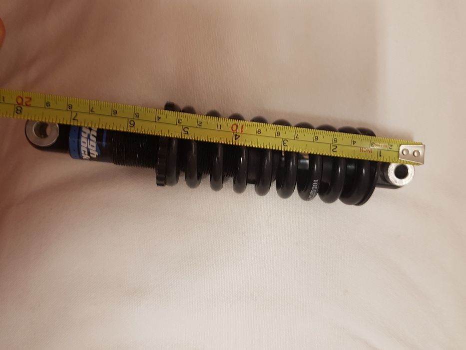 Um amortecedor de mola para bicicleta