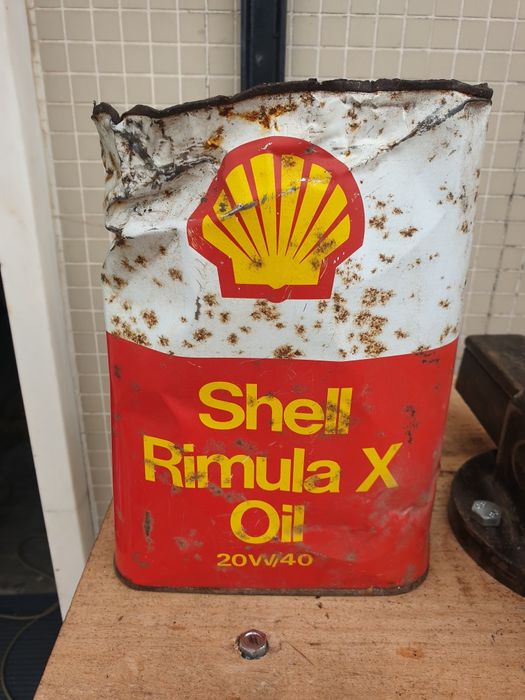 Lata antiga da shell