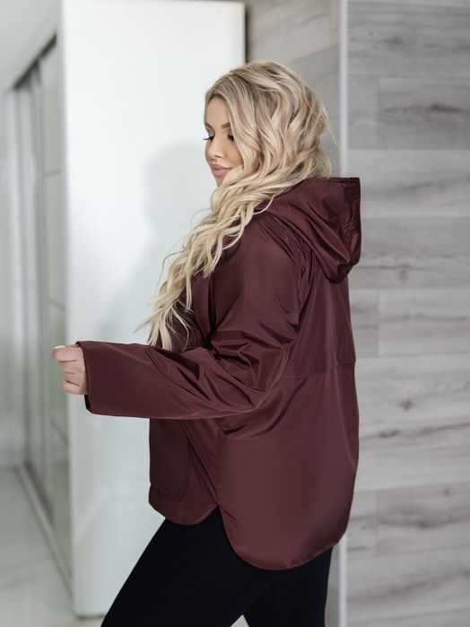 Вітровка жіноча на підкладці з капюшоном на блискавці