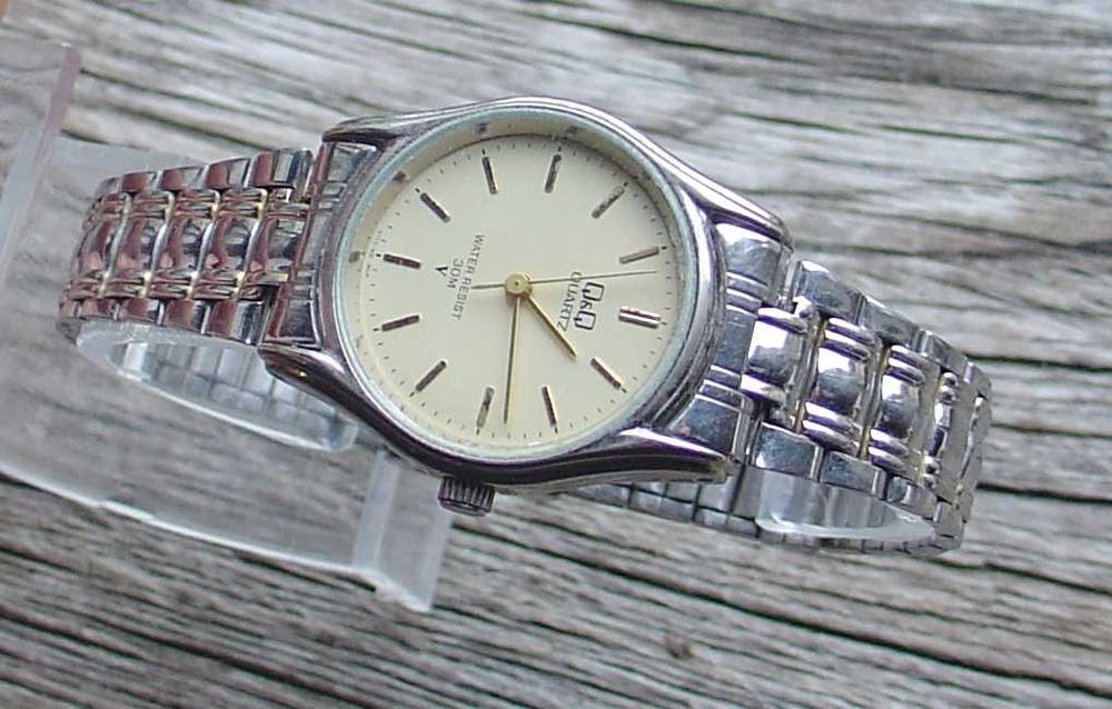 Жіночий працюючий годинник QSQ з браслетом