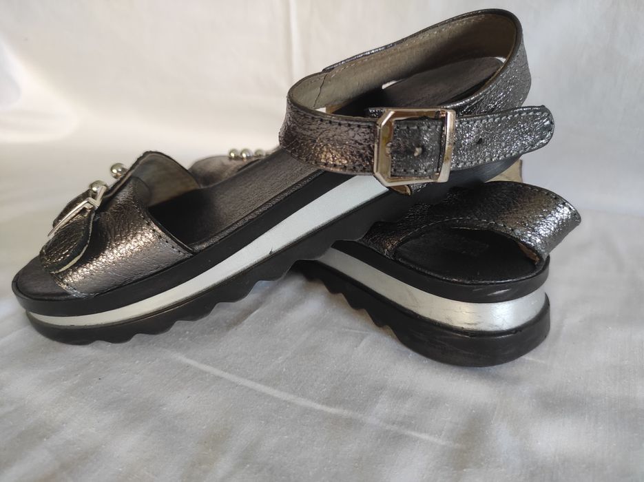 Туфельки, босоніжки.